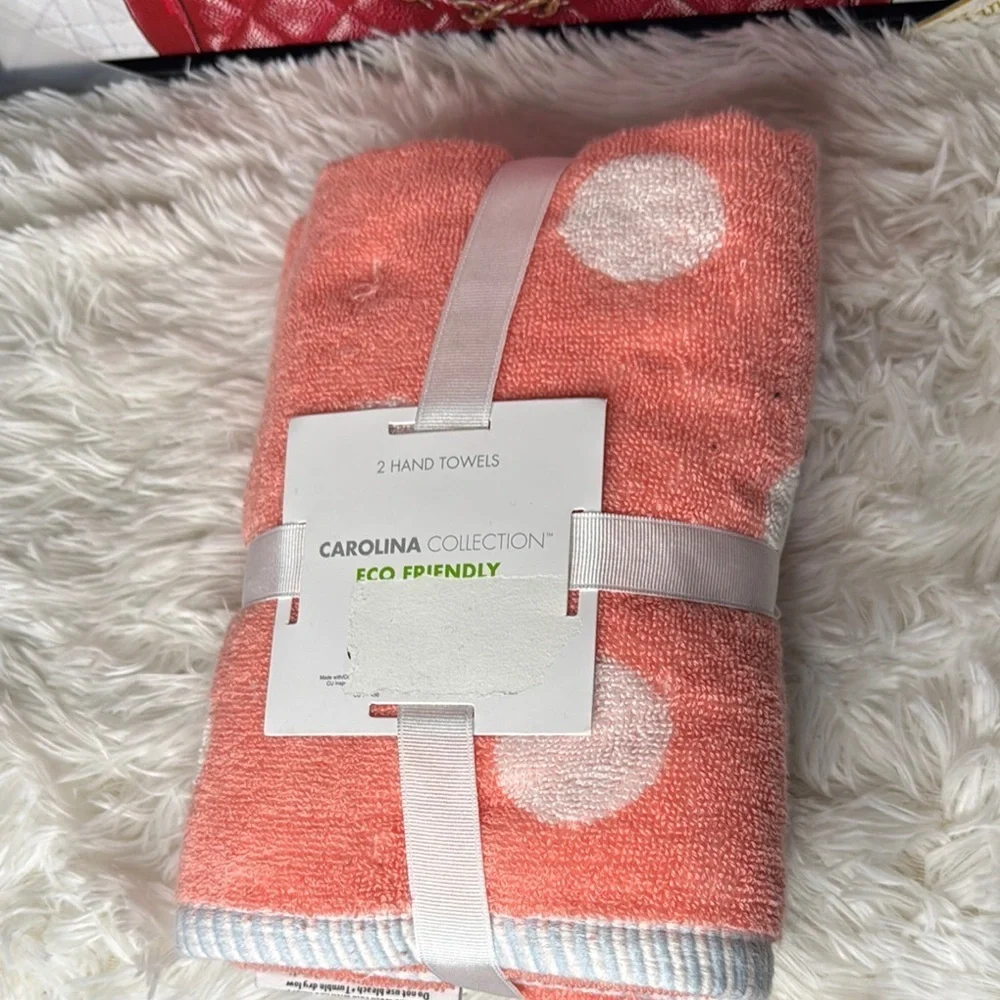 Carolina Collection Pink Polka Dot Hand Towels (B)